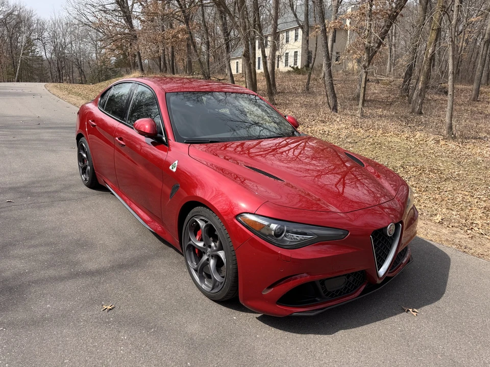 2017 Alfa Romeo Giulia Quadrifoglio - Image 11 of 31