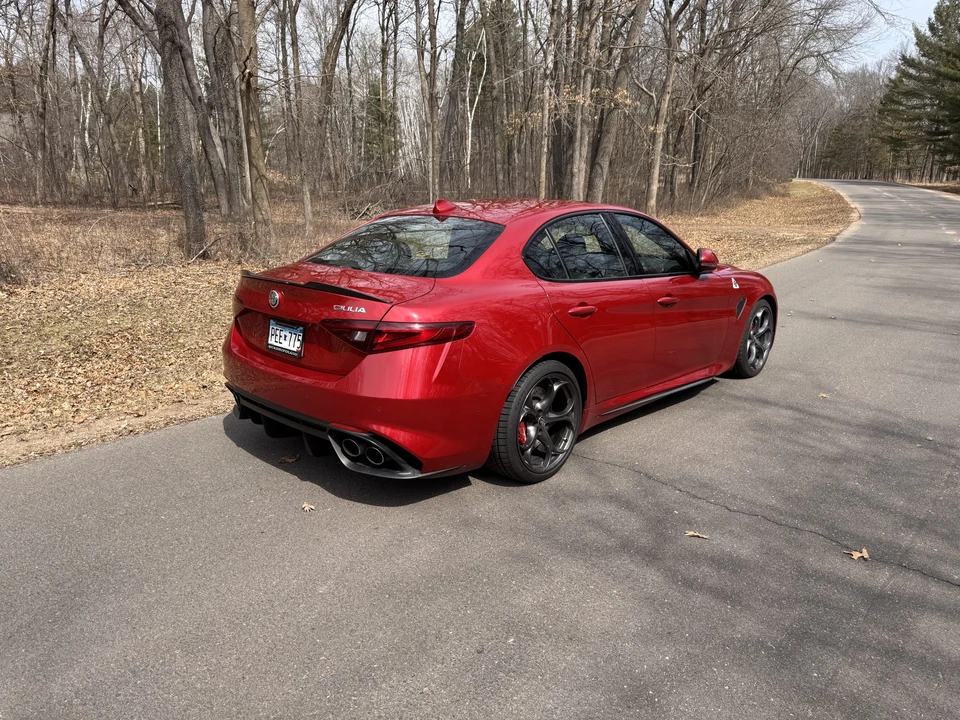 2017 Alfa Romeo Giulia Quadrifoglio - Image 22 of 31