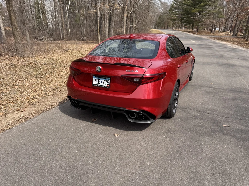 2017 Alfa Romeo Giulia Quadrifoglio - Image 25 of 31