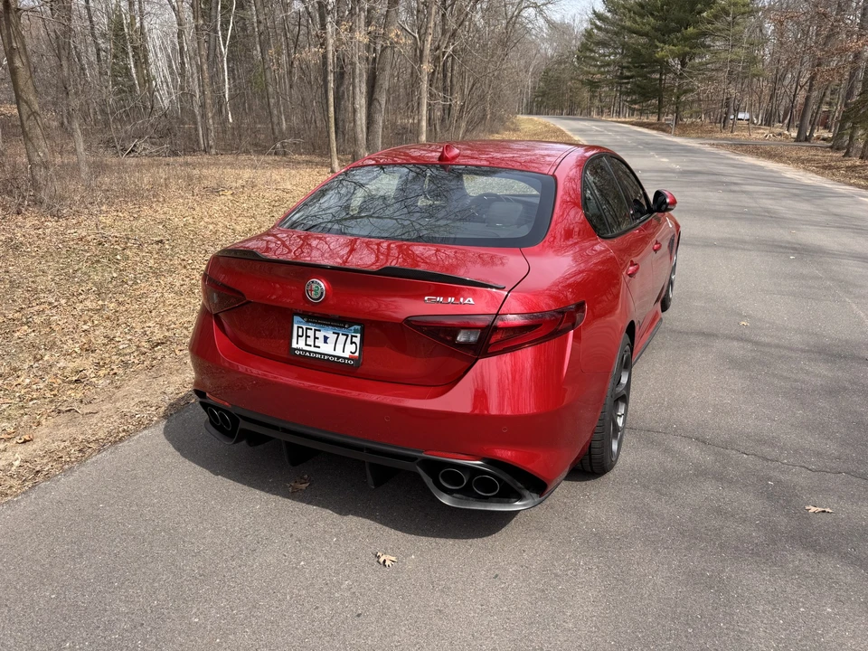 2017 Alfa Romeo Giulia Quadrifoglio - Image 26 of 31