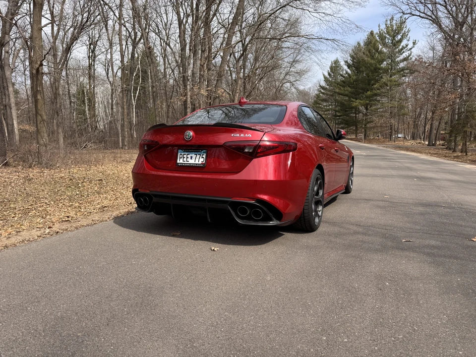 2017 Alfa Romeo Giulia Quadrifoglio - Image 24 of 31