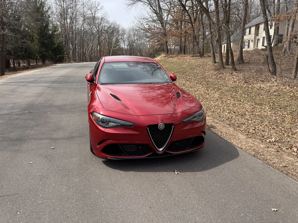 2017 Alfa Romeo Giulia Quadrifoglio - Image 9 of 31