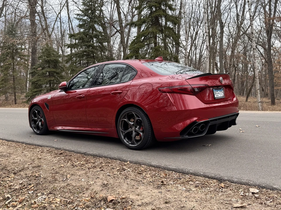 2017 Alfa Romeo Giulia Quadrifoglio - Image 29 of 31