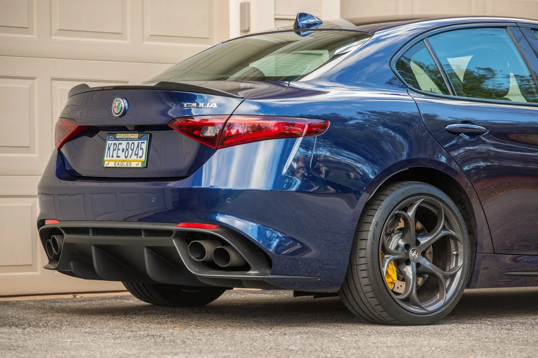 2018 Alfa Romeo Giulia Quadrifoglio - Image 12 of 31