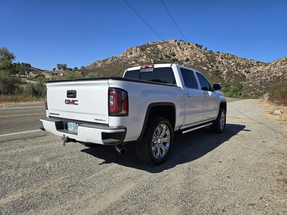 2018 GMC Sierra 4th Gen - Image 9 of 31