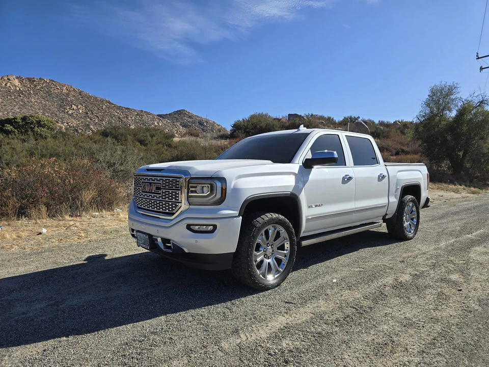 2018 GMC Sierra 4th Gen - Image 2 of 31