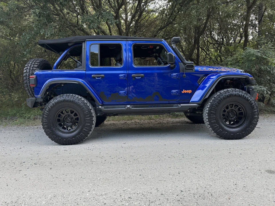 2018 Jeep JL Wrangler - Image 12 of 31