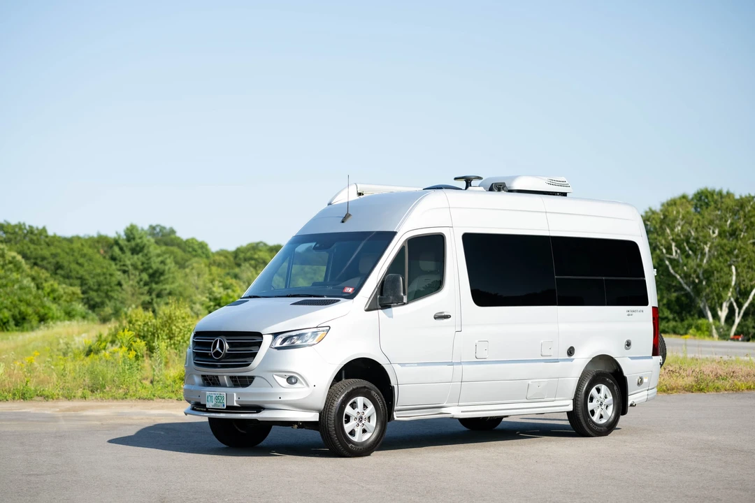 2019 Airstream - Image 2 of 31