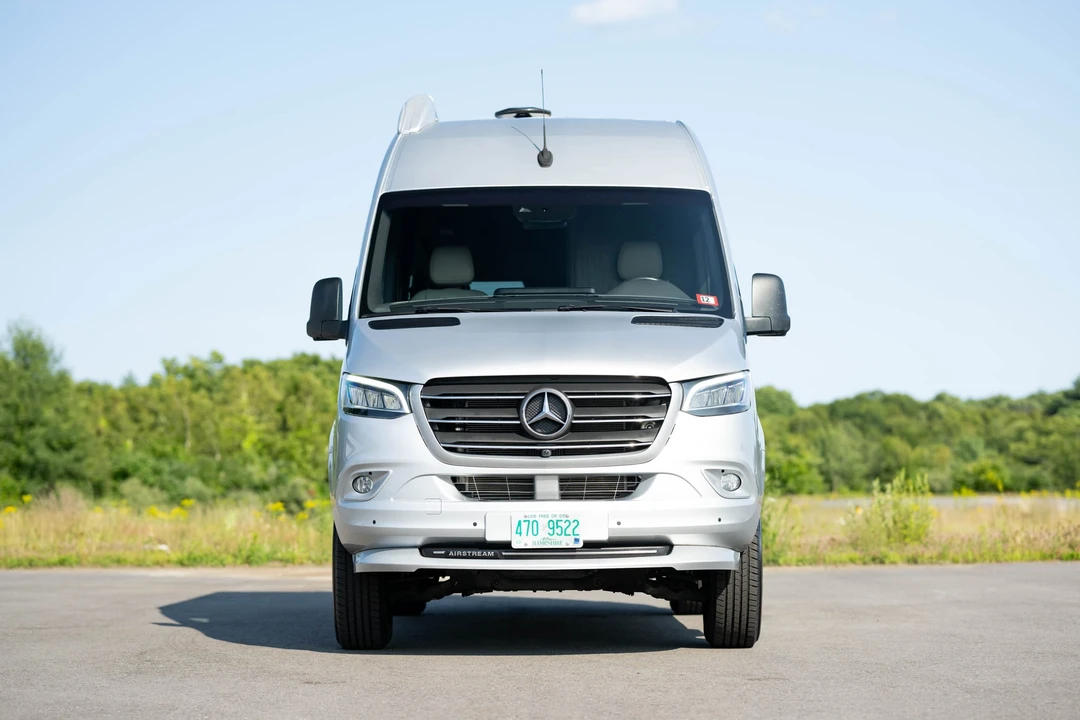 2019 Airstream - Image 3 of 31
