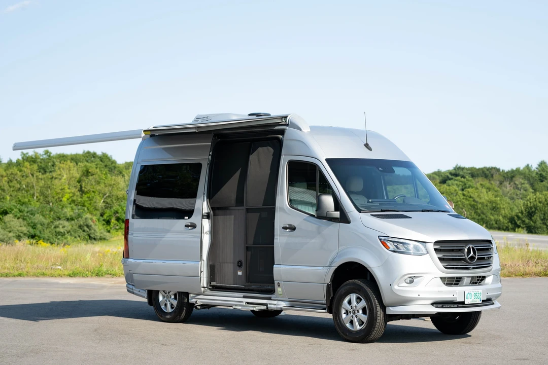 2019 Airstream - Image 7 of 31