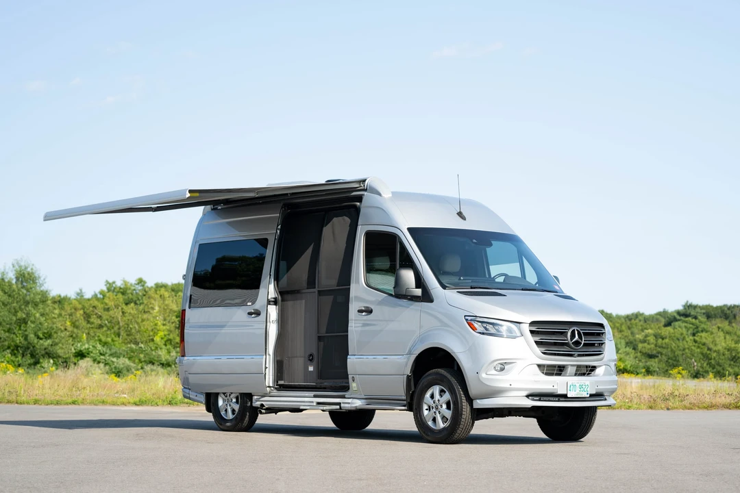 2019 Airstream - Image 6 of 31