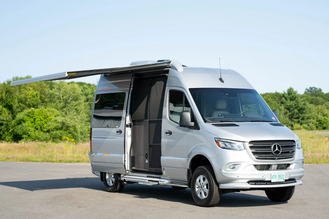 2019 Airstream - Image 8 of 31