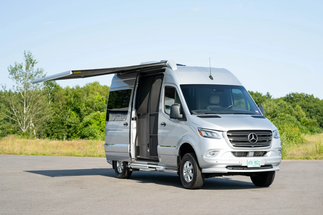 2019 Airstream - Image 9 of 31