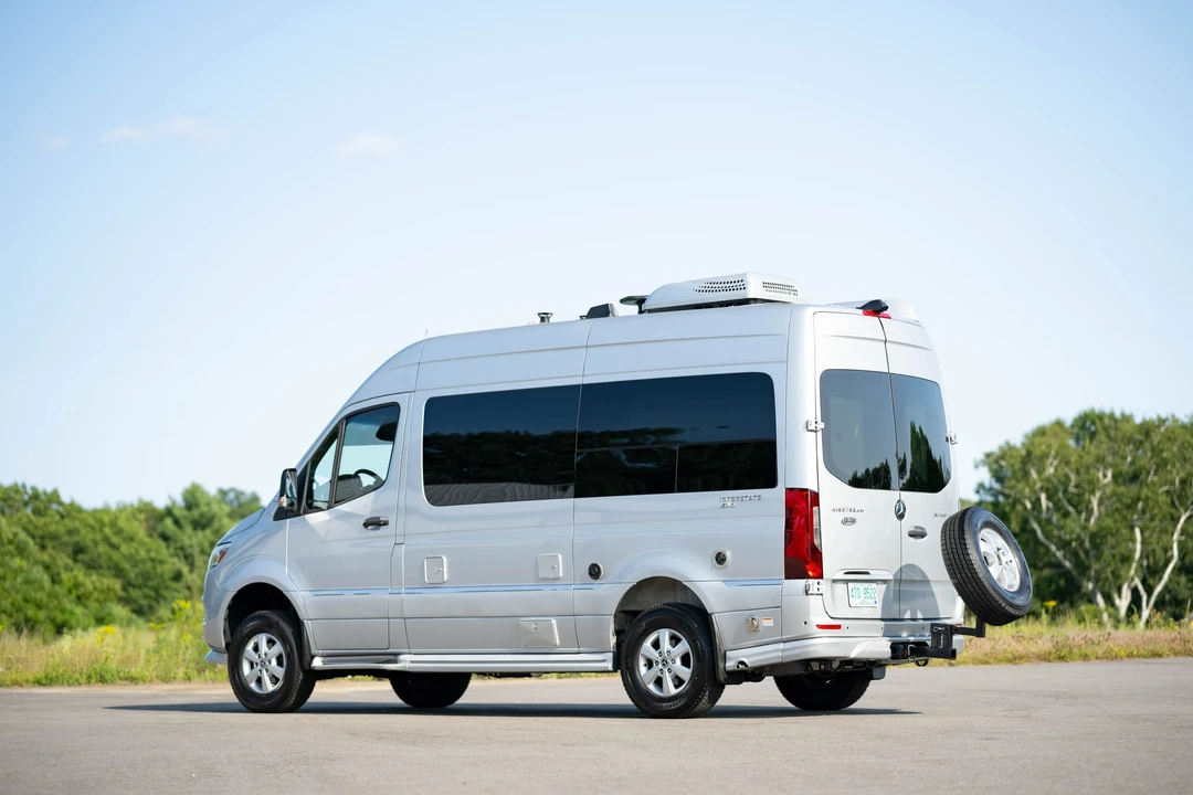 2019 Airstream - Image 17 of 31