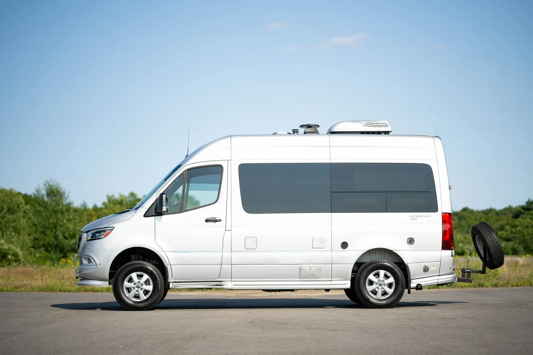 2019 Airstream - Image 18 of 31