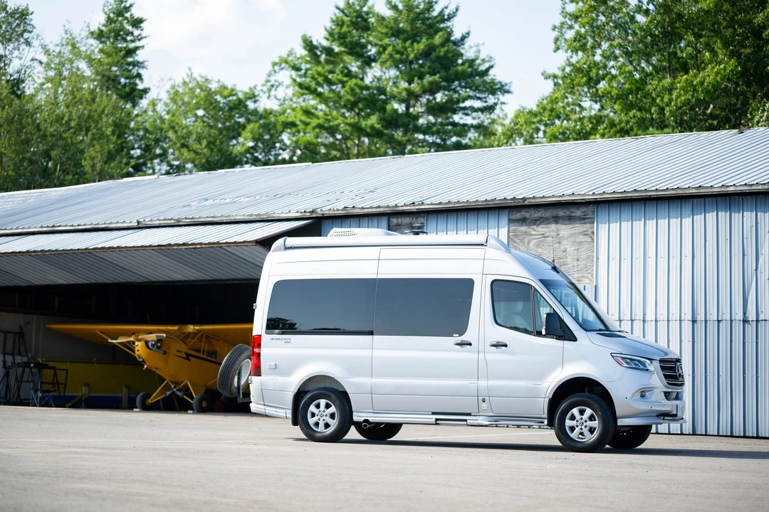 2019 Airstream - Image 10 of 31