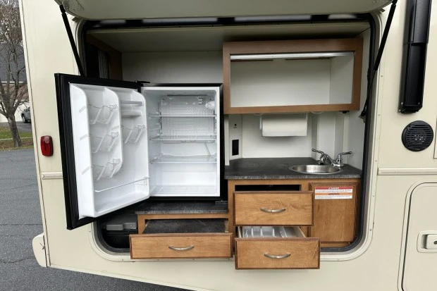 2019 Winnebago - Image 8 of 10
