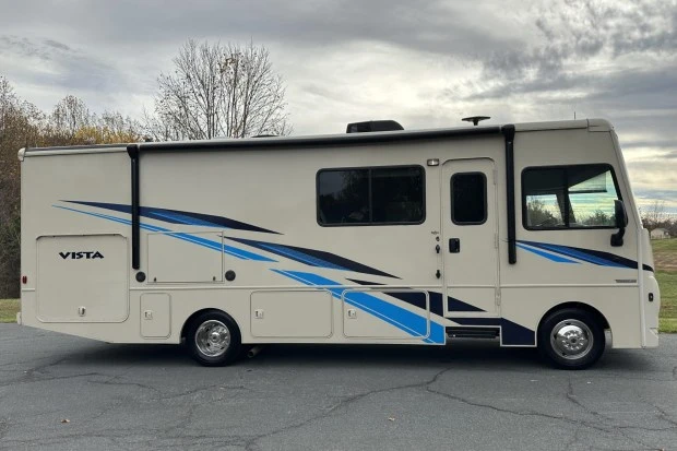 2019 Winnebago - Image 3 of 10