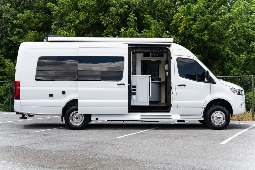 2021 Mercedes-Benz VS30 Sprinter - Image 8 of 31