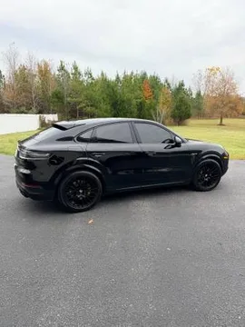 2022 Porsche Cayenne E-Hybrid Coupe