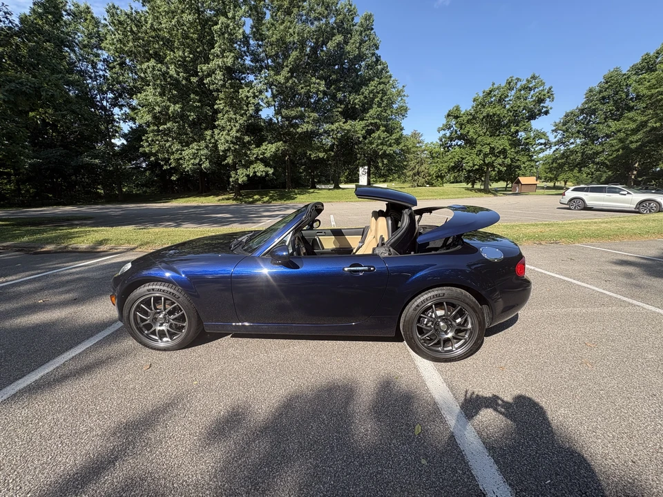 2011 Mazda NC MX-5 Miata - Image 16 of 31