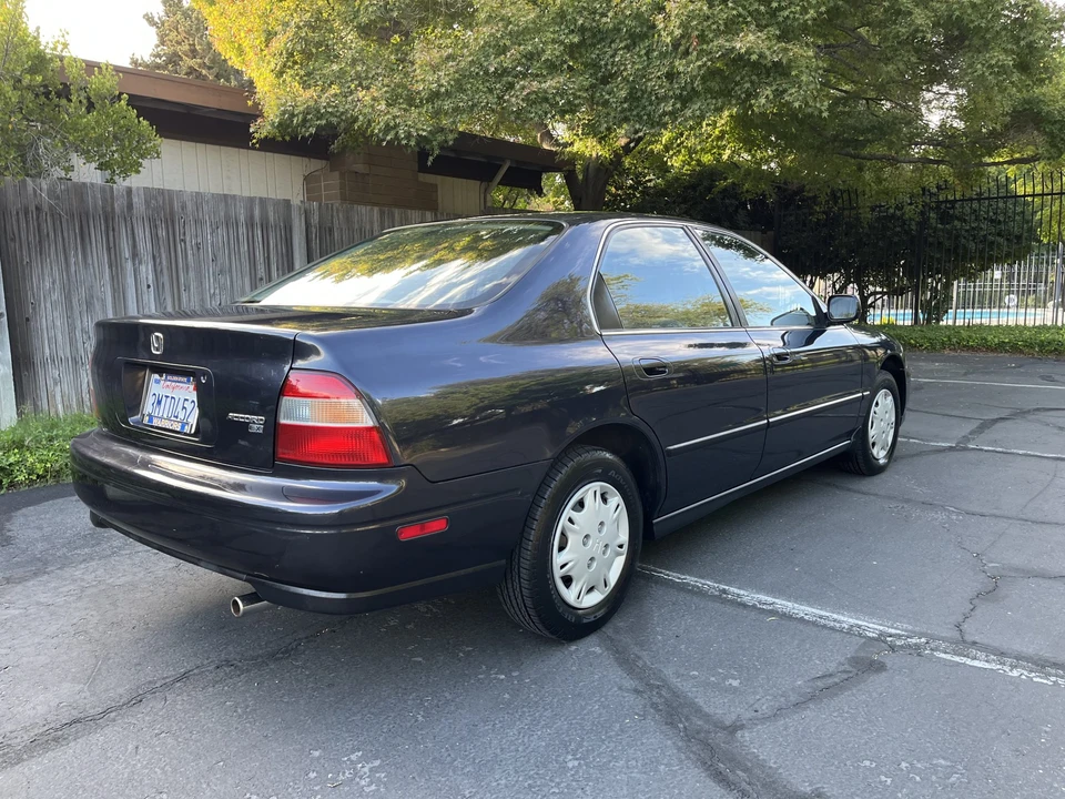 1995 Honda Accord 5th Gen - Image 11 of 31