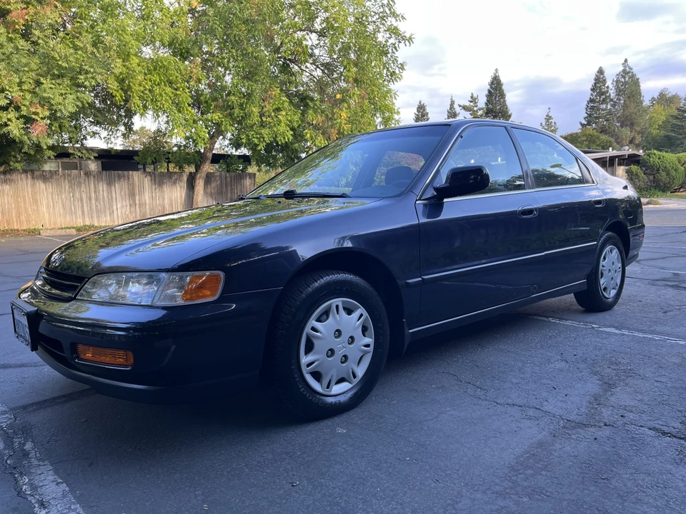 1995 Honda Accord 5th Gen - Image 7 of 31