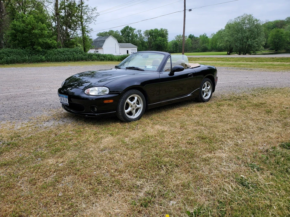 2000 Mazda NB MX-5 Miata - Image 2 of 31