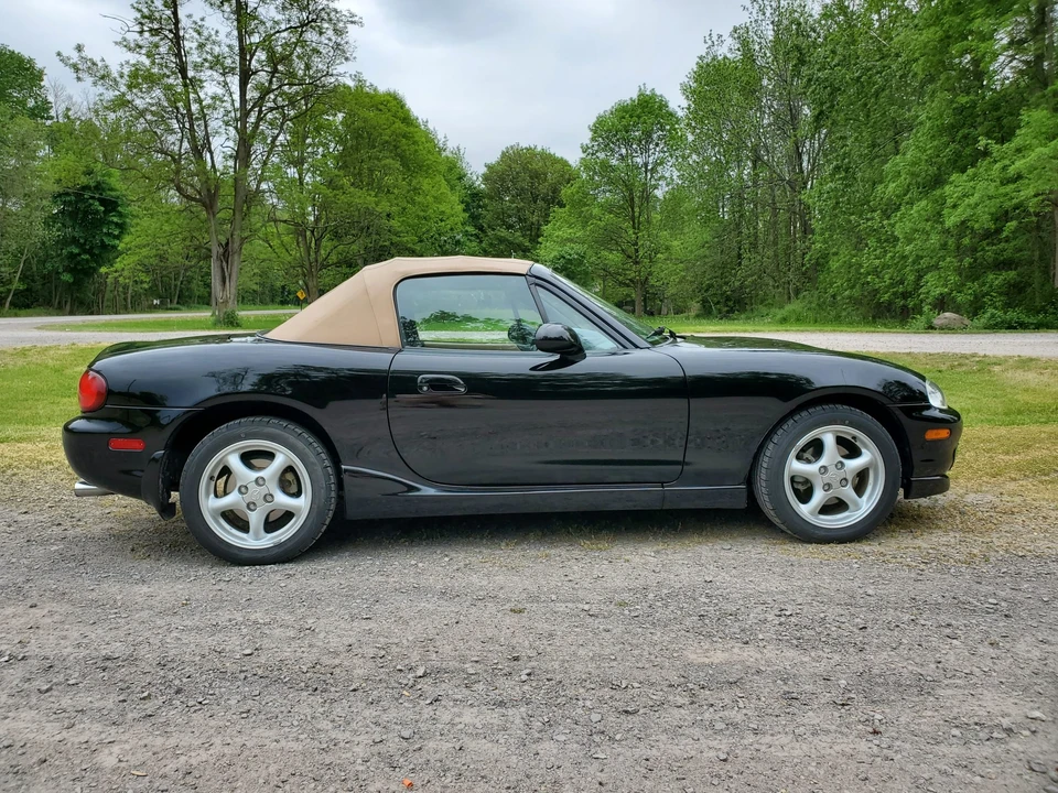 2000 Mazda NB MX-5 Miata - Image 19 of 31