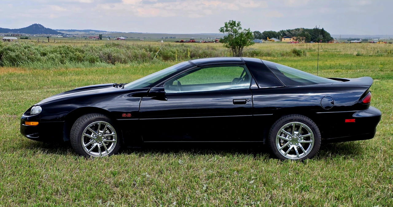 2002 Chevrolet Camaro SS 4th Gen - Image 10 of 31