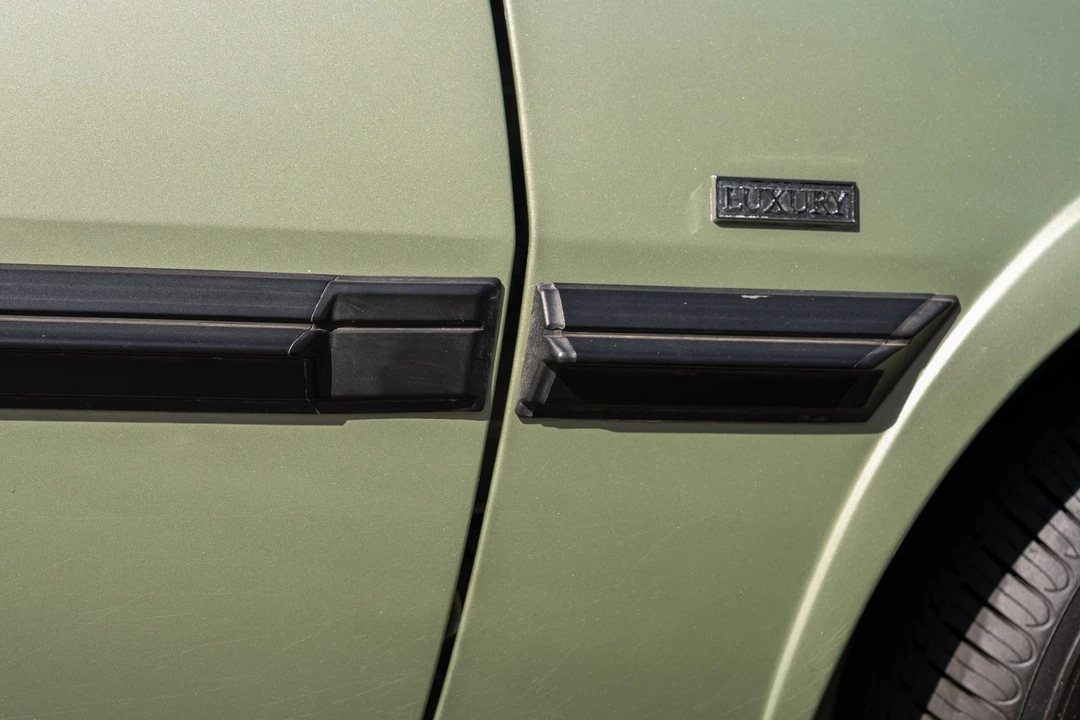 1982 Mazda - Image 23 of 31