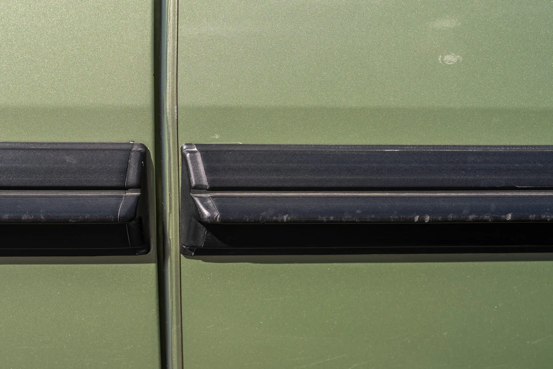 1982 Mazda - Image 27 of 31