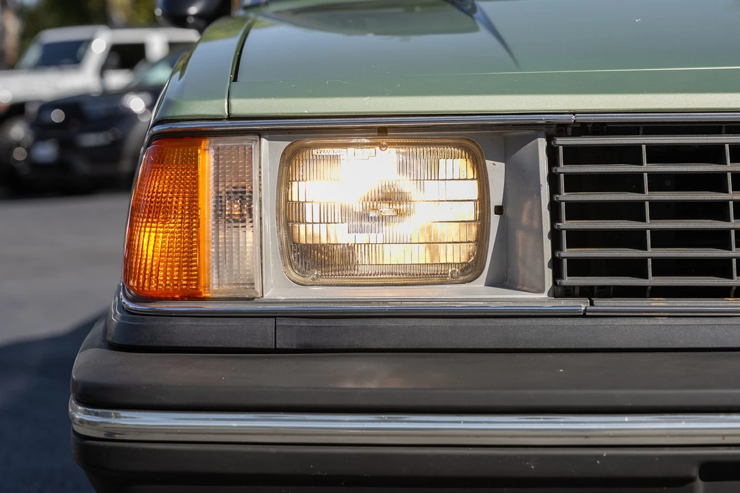 1982 Mazda - Image 16 of 31