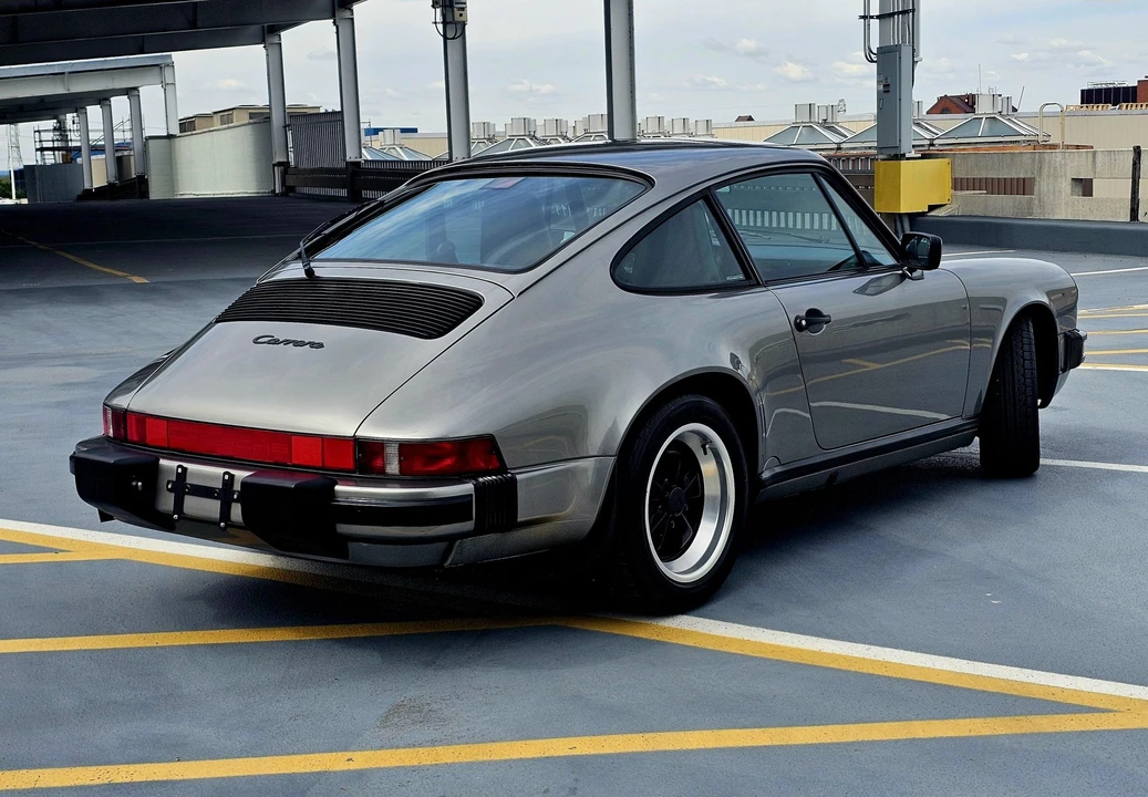 1989 Porsche 911 Carrera 3.2 - Image 25 of 31