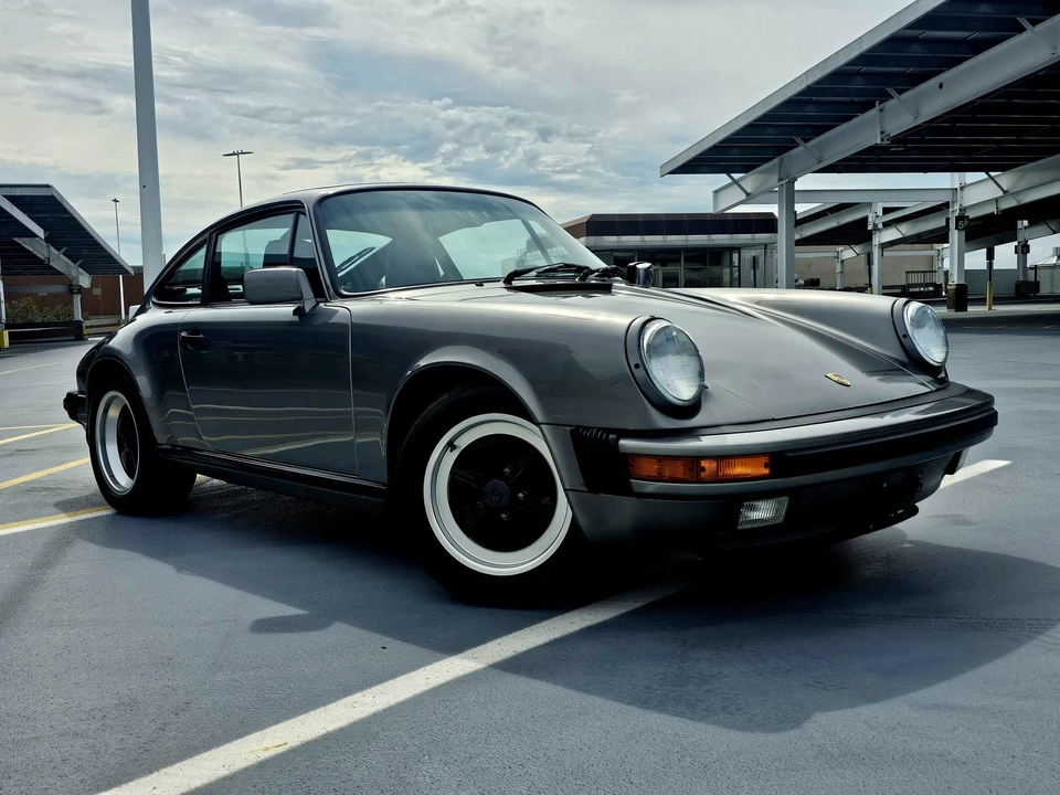 1989 Porsche 911 Carrera 3.2 - Image 17 of 31