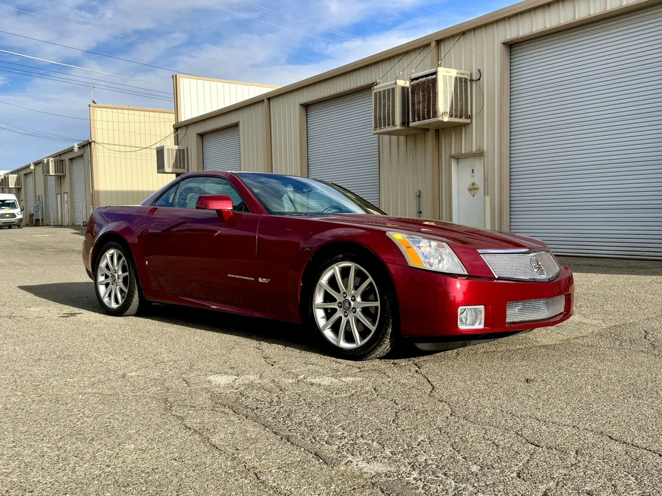 2006 Cadillac XLR-V - Image 24 of 31