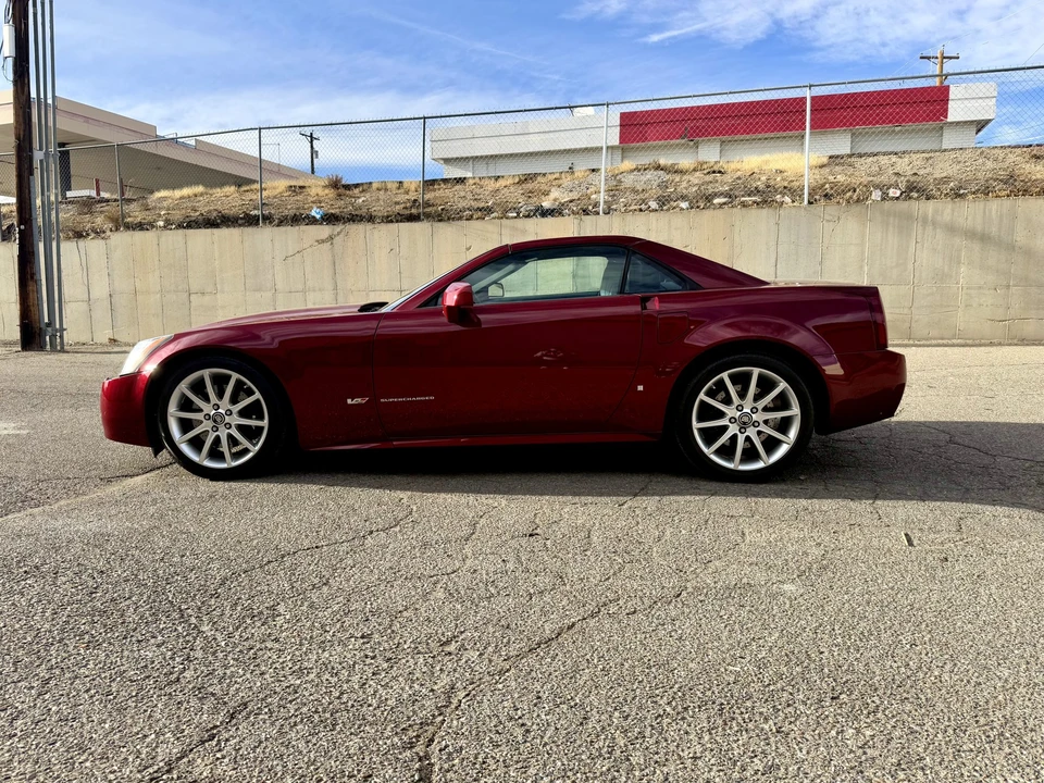 2006 Cadillac XLR-V - Image 10 of 31