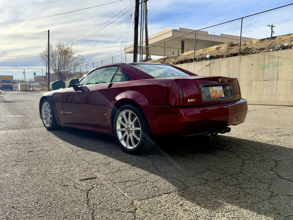 2006 Cadillac XLR-V - Image 14 of 31