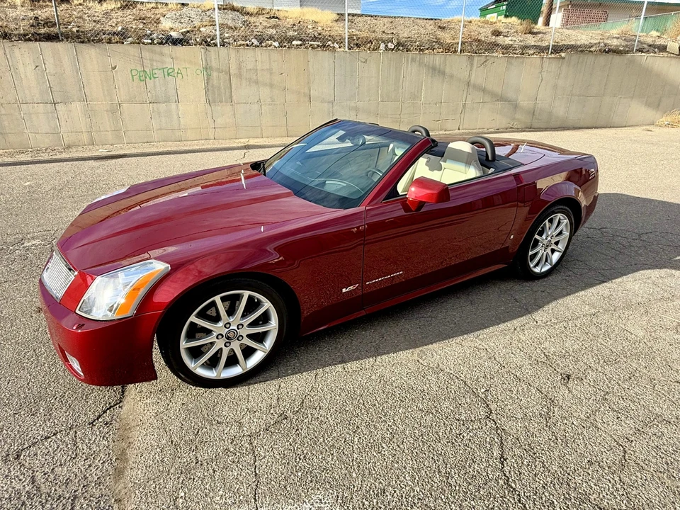 2006 Cadillac XLR-V - Image 8 of 31