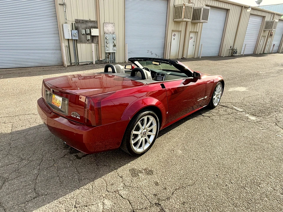 2006 Cadillac XLR-V - Image 21 of 31