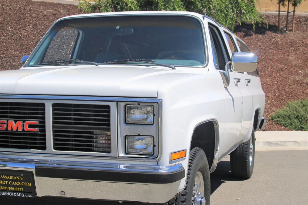 1985 GMC Suburban 7th Gen - Image 27 of 31
