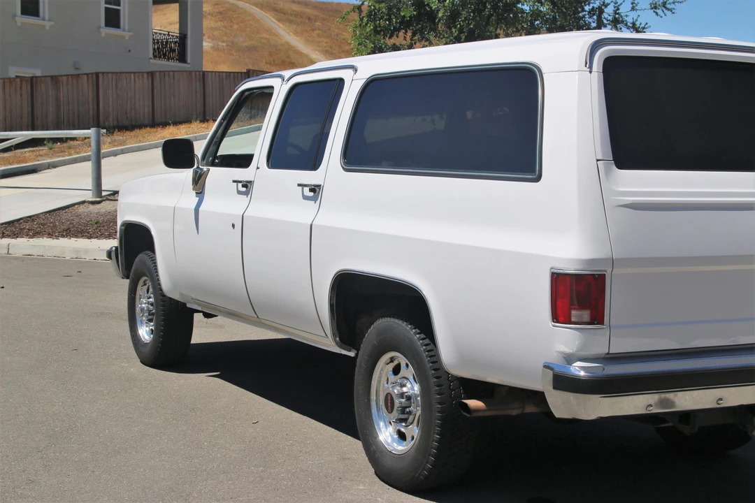 1985 GMC Suburban 7th Gen - Image 31 of 31