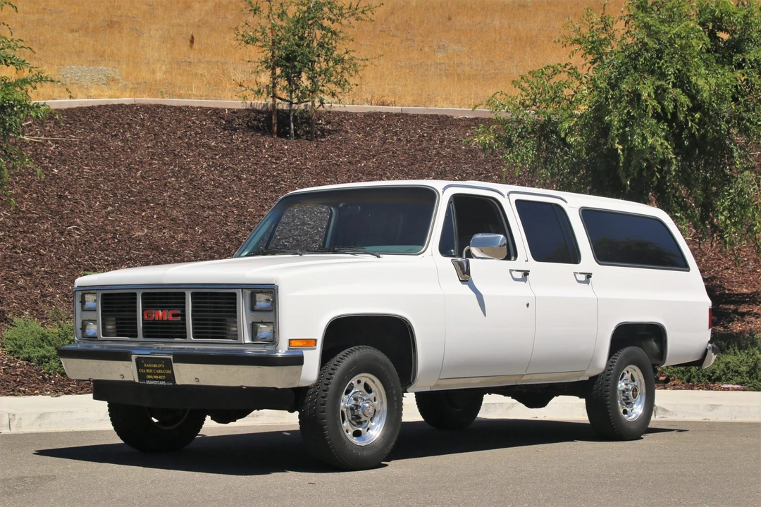 1985 GMC Suburban 7th Gen - Image 5 of 31
