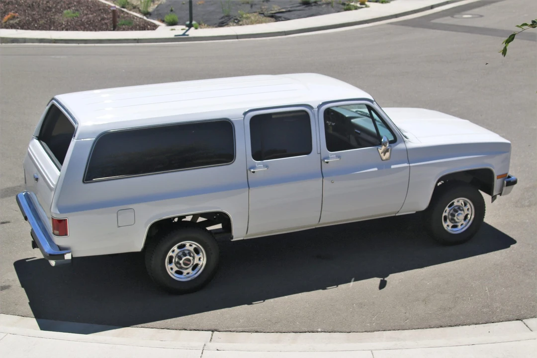 1985 GMC Suburban 7th Gen - Image 23 of 31