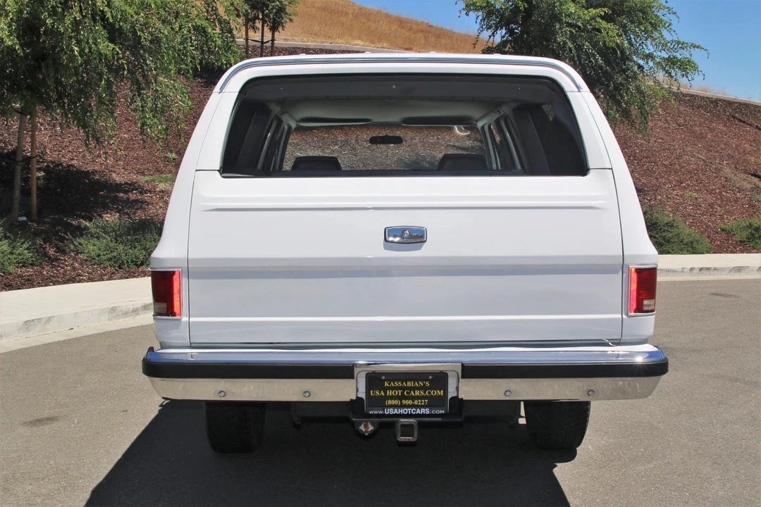 1985 GMC Suburban 7th Gen - Image 18 of 31