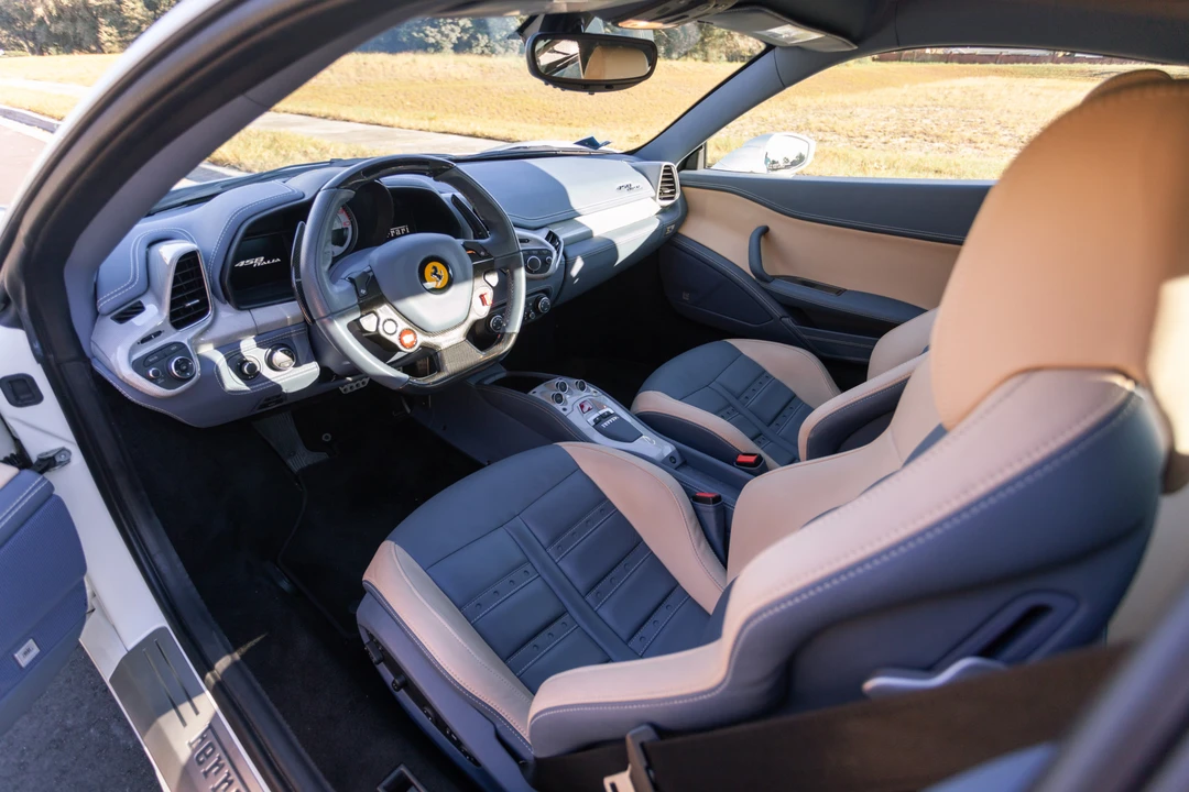 2014 Ferrari 458 Italia - Image 28 of 31
