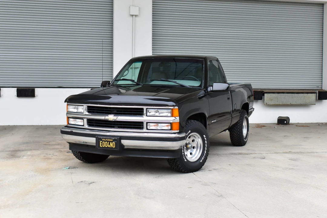 1995 Chevrolet C/K 4th Gen - Image 2 of 31