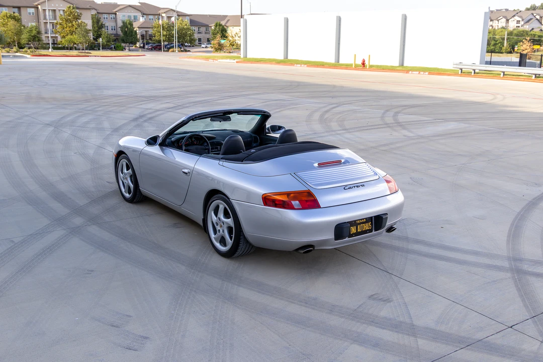 1999 Porsche 996 Carrera - Image 10 of 31