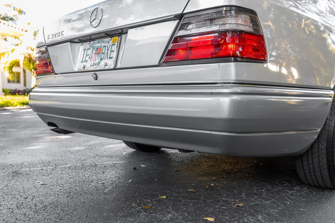 1995 Mercedes-Benz W124 E-Class - Image 29 of 31
