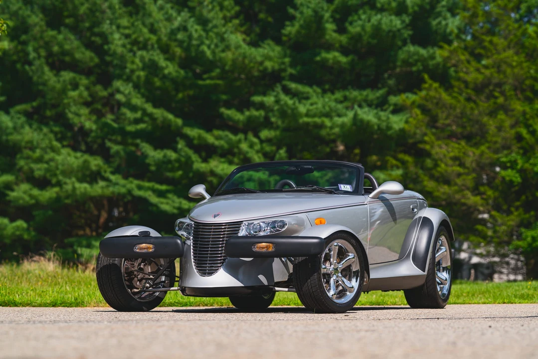 2001 Plymouth Prowler - Image 2 of 31